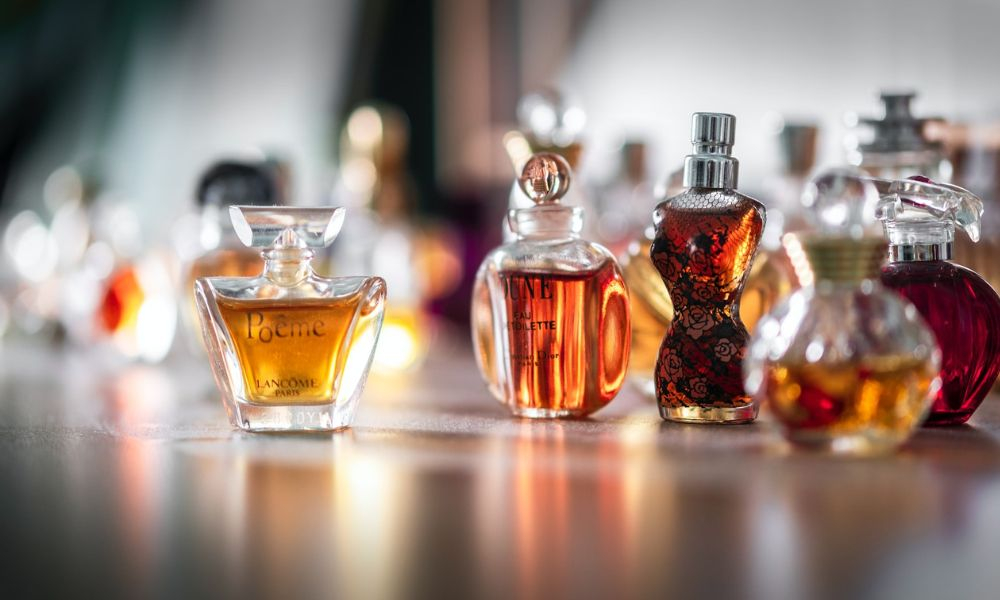 Eau de parfum ou eau de toilette ? Voici la différence entre les 2  fragrances