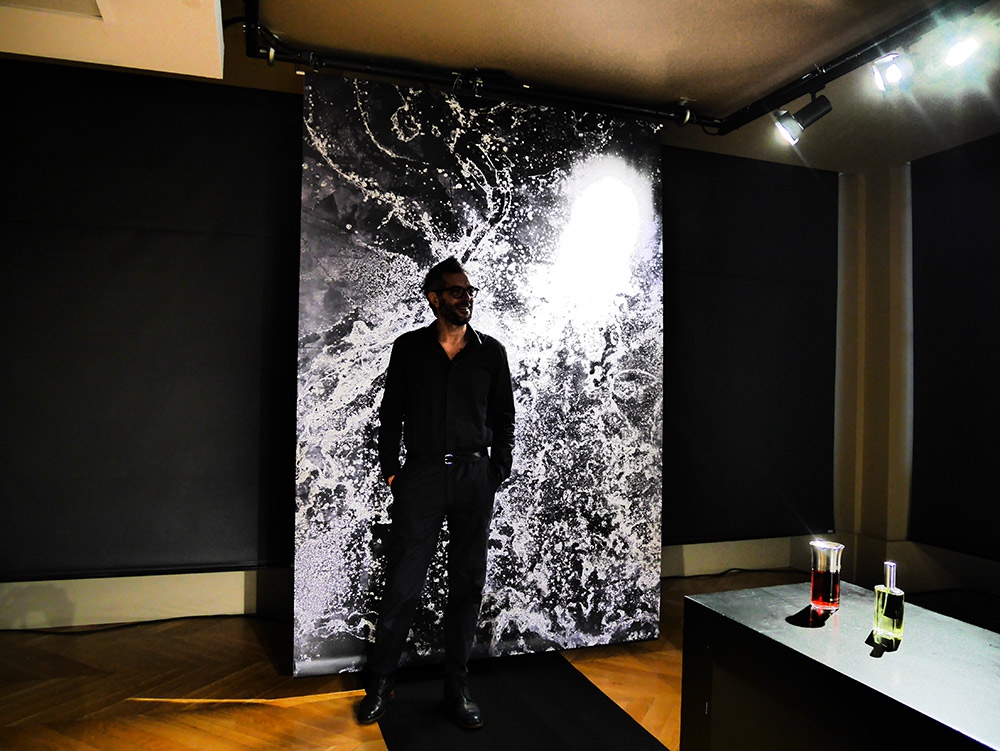 L’expansion des parfums infinis.